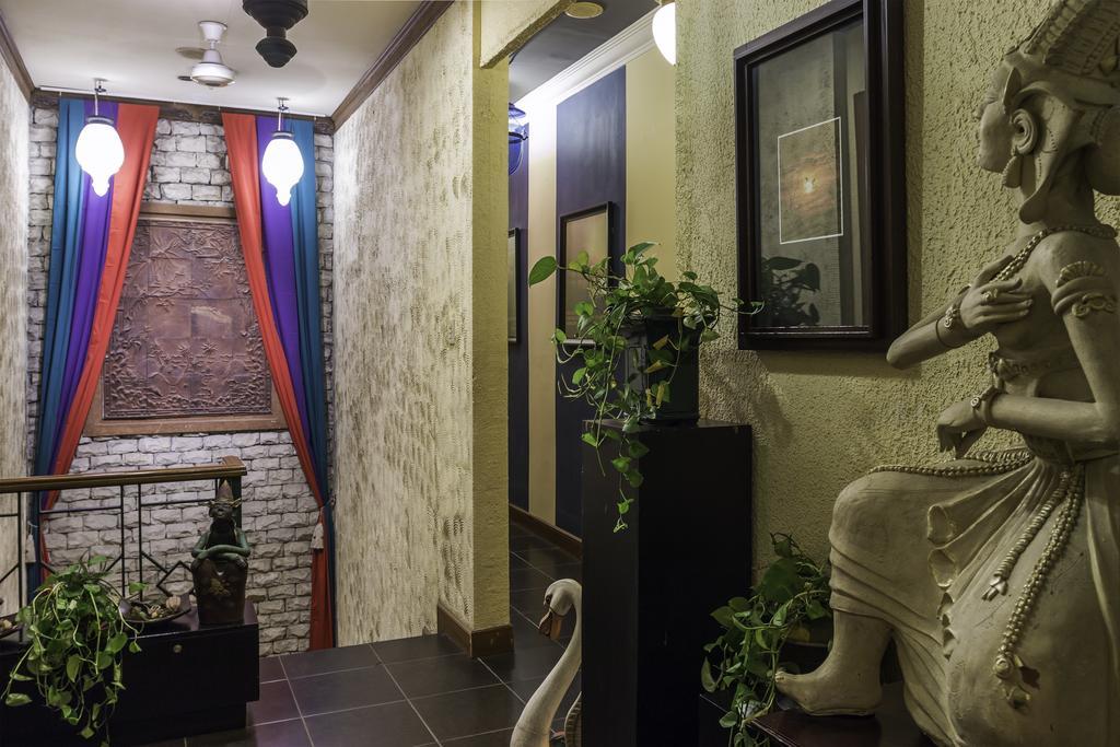 Dhanesvara Holistic Unique Homestay Wonocolo Exterior photo