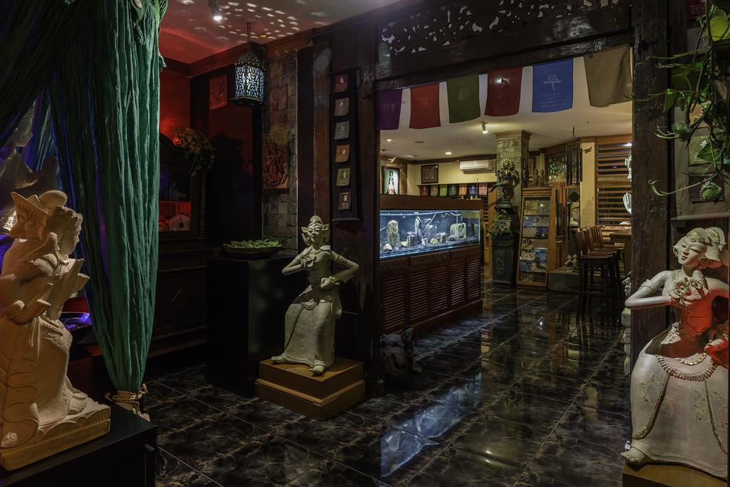 Dhanesvara Holistic Unique Homestay Wonocolo Exterior photo