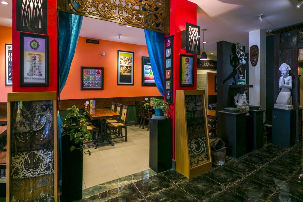 Dhanesvara Holistic Unique Homestay Wonocolo Exterior photo