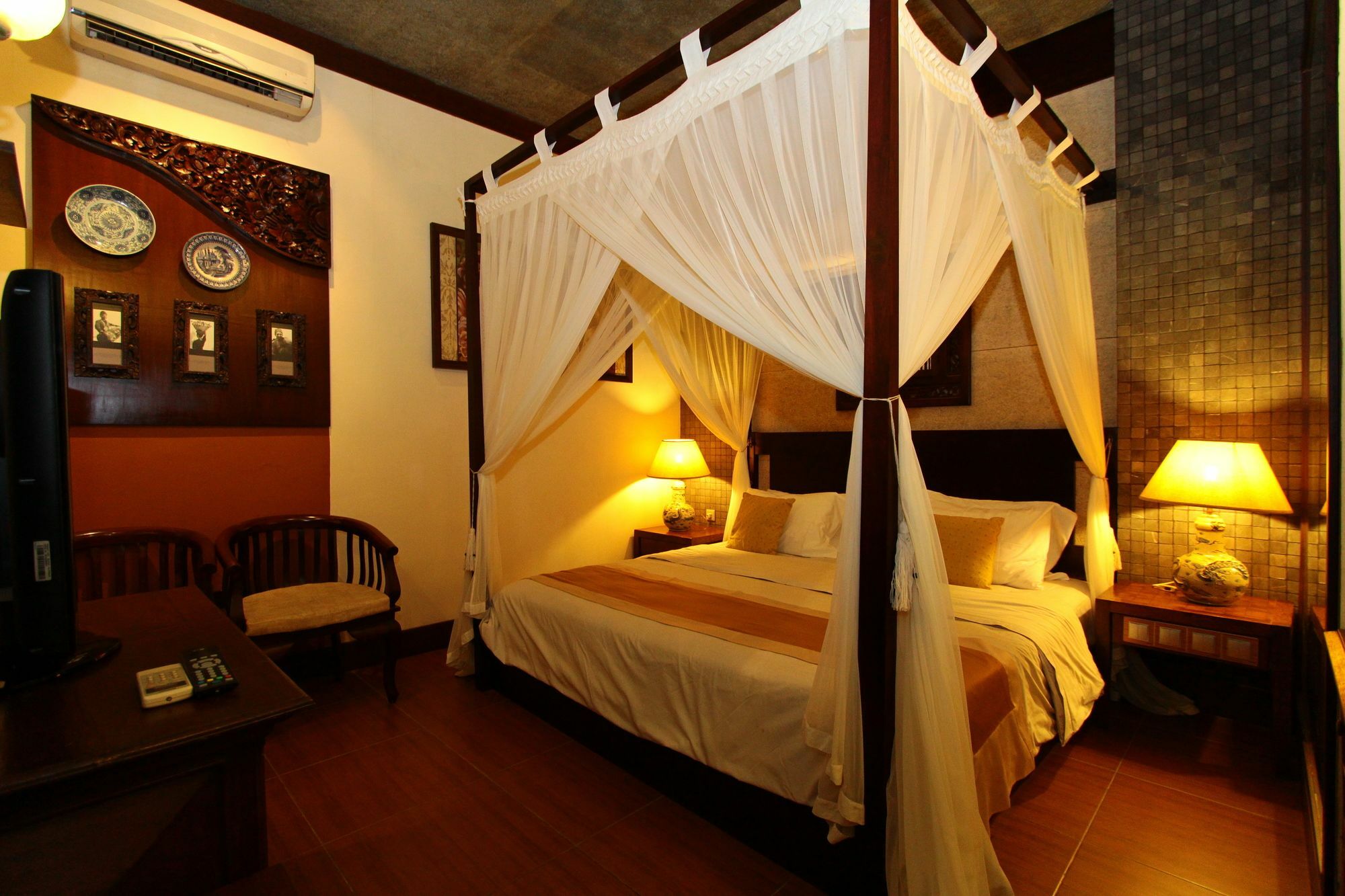 Dhanesvara Holistic Unique Homestay Wonocolo Exterior photo
